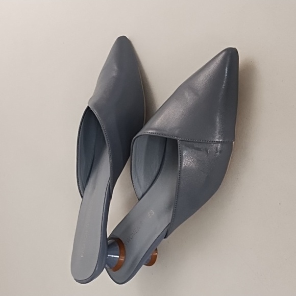 Pursuinre Te rene Shoes - Light Denim Blue Low Kitten Heel Mule Shoe Pointed Toe 8.5 Runs 1/2 Size Small